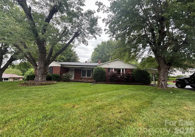 Homes for sale in Lenoir, NC | 327 Arrowood St Se, Lenoir, NC 28645 | MLS# 4399172