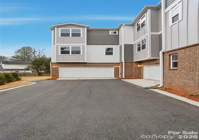 4th image of 8927, 8929, 8931, 8935 Sharonbrook Dr, Charlotte, NC 28210 | MLS# 4399182