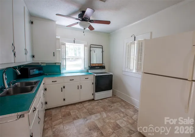 Photo 3 of Single family home for sale at 2505 Shelton Ave, Statesville, NC 28677 | MLS# 4399185 | Listing updated on 2026-08-10