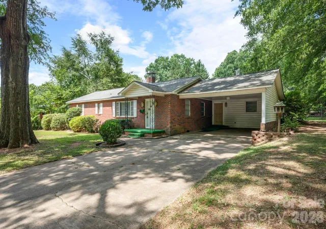 Photo 2 of Sale Pending at 811 Katherine Ave, Kings Mountain, NC 28086 | MLS# 4399194 | Listing updated on 2026-08-24