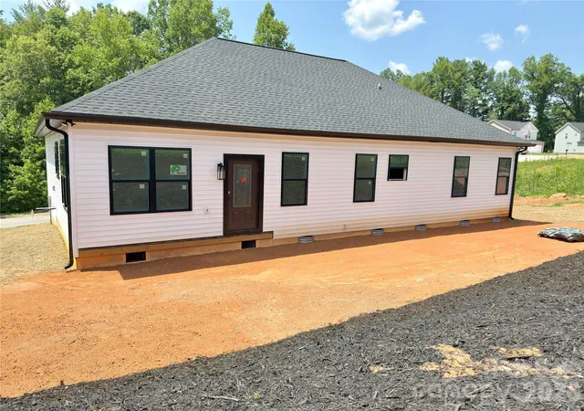 4th image of 1204 Spring Time Ct Sw, Lenoir, NC 28645 | MLS# 4399220