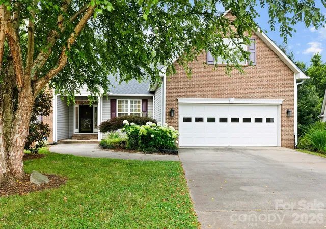 Photo 2 of Single family home for sale at 412 Silo Dr, Asheville, NC 28806 | MLS# 4399227 | Listing updated on 2026-09-30
