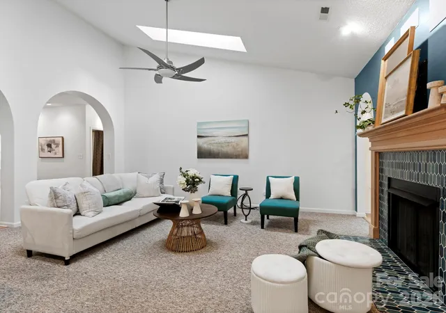 Photo 4 of Single family home for sale at 412 Silo Dr, Asheville, NC 28806 | MLS# 4399227 | Listing updated on 2026-09-30