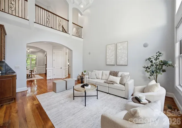 Photo 3 of Single family home for sale at 2073 Sugar Pond Ct, Fort Mill, SC 29715 | MLS# 4399235 | Listing updated on 2026-09-16