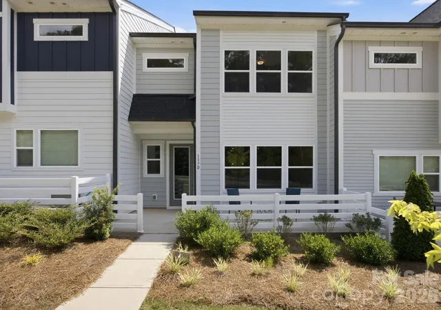 2nd image of 137 Forest Lake Blvd, Mooresville, NC 28117 | MLS# 4399239