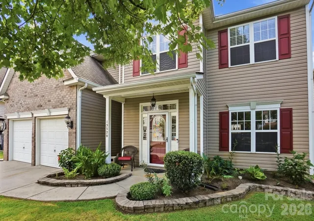 Photo 3 of Single family home for sale at 15320 Edgewater Forest Ln, Charlotte, NC 28278 | MLS# 4399243 | Listing updated on 2026-09-07