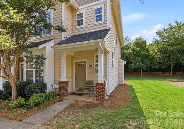 Homes for sale in Fort Mill, SC | 700 Shellstone Pl, Fort Mill, SC 29708 | MLS# 4399248