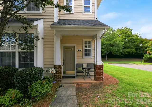 Homes for sale in Fort Mill, SC | 700 Shellstone Pl, Fort Mill, SC 29708 | MLS# 4399248