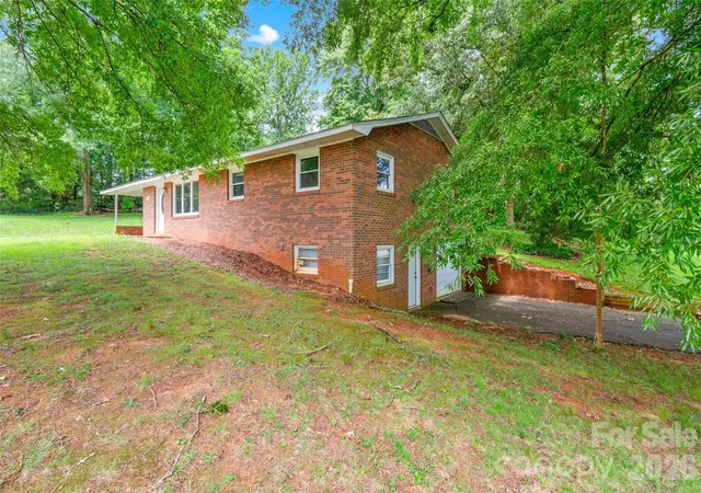 Homes for sale in Taylorsville, NC | 382 Wildwood Cir, Taylorsville, NC 28681 | MLS# 4399259