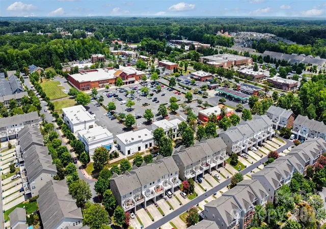 Photo 4 of Townhouse for sale at 7051 Brighton Park Dr, Mint Hill, NC 28227 | MLS# 4399270 | Listing updated on 2026-10-07