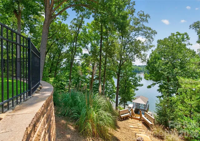 Homes for sale in Belmont, NC | 3225 Lake Pointe Dr, Belmont, NC 28012 | MLS# 4399291
