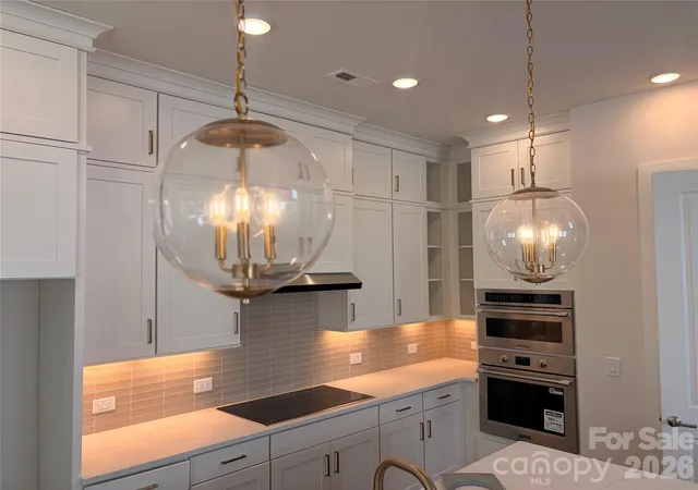 Photo 2 of Single family home for sale at 5125 Holw Branch Rd, Charlotte, NC 28278 | MLS# 4399307 | Listing updated on 2026-10-25