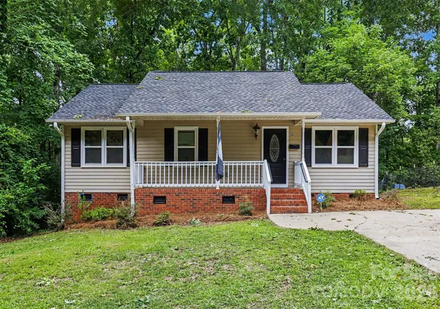 Homes for sale in Lancaster, SC | 308 Kershaw St, Lancaster, SC 29720 | MLS# 4399327