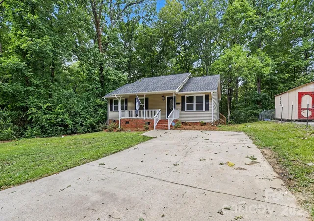 Homes for sale in Lancaster, SC | 308 Kershaw St, Lancaster, SC 29720 | MLS# 4399327