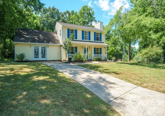 Photo 2 of Single family home for sale at 6421 Whitewater Dr, Charlotte, NC 28214 | MLS# 4399333 | Listing updated on 2026-07-30