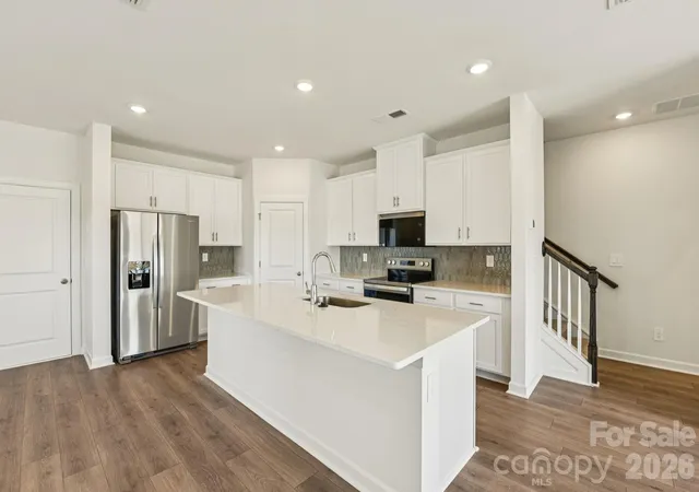 2nd image of 9028 Foggy Brook Loop, Charlotte, NC 28216 | MLS# 4399334