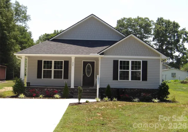 Homes for sale in Oakboro, NC | 339 W 11th St, Oakboro, NC 28129 | MLS# 4399349