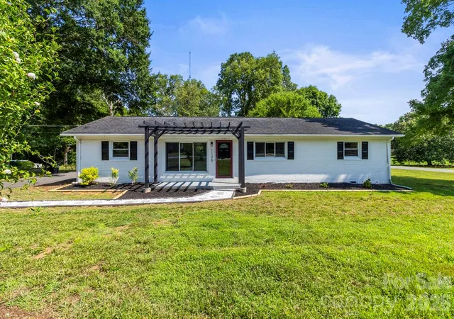 Single family home for sale at 1125 Rembrandt Dr SW, Concord, NC 28027 | MLS# 4399350