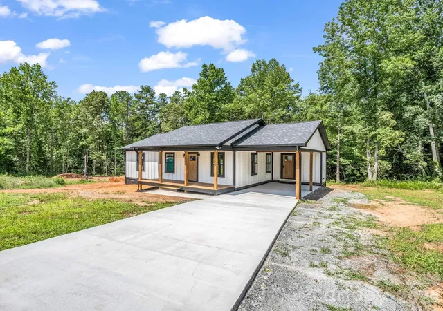 Homes for sale in Forest City, NC | 314 Maryland Dr #61, Forest City, NC 28043 | MLS# 4399377
