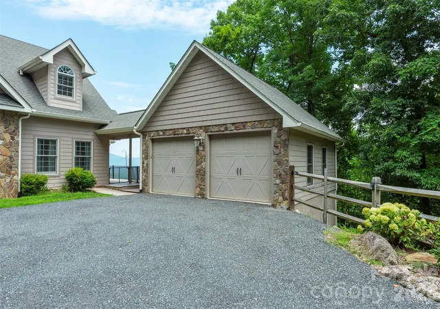 Photo 2 of Single family home for sale at 301 Oak Winds Dr, Old Fort, NC 28762 | MLS# 4399378 | Listing updated on 2026-07-12
