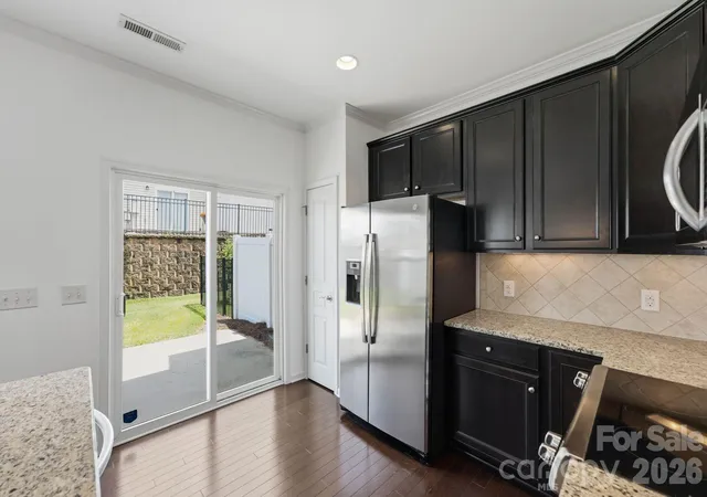 5th image of 2433 Diplomat Ln, Charlotte, NC 28210 | MLS# 4399381