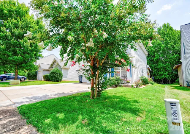 Photo 4 of Single family home for sale at 9336 Dewey Dr, Charlotte, NC 28214 | MLS# 4399418 | Listing updated on 2026-08-06