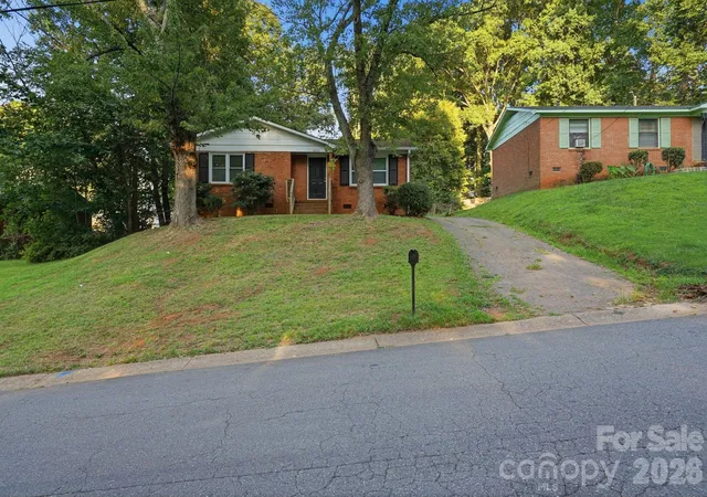 1st image of 6805 Deanwood Pl, Charlotte, NC 28217 | MLS# 4399422