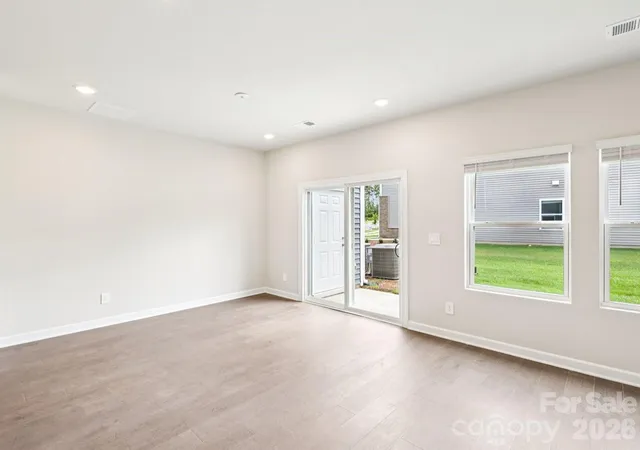 4th image of 9020 Foggy Brook Loop, Charlotte, NC 28216 | MLS# 4399430