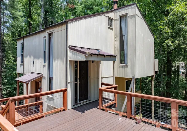 Photo 2 of Single family home for sale at 828 Manchester St Sw, Lenoir, NC 28645 | MLS# 4399438 | Listing updated on 2026-07-04