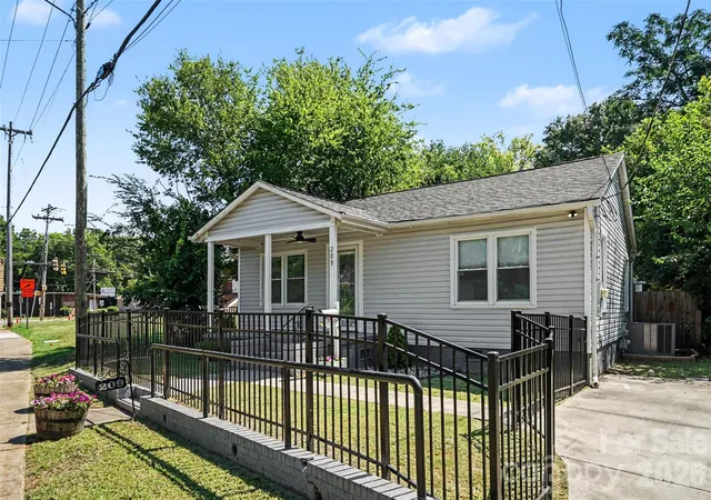 Homes for sale in Rock Hill, SC | 209 Pond St, Rock Hill, SC 29730 | MLS# 4399440
