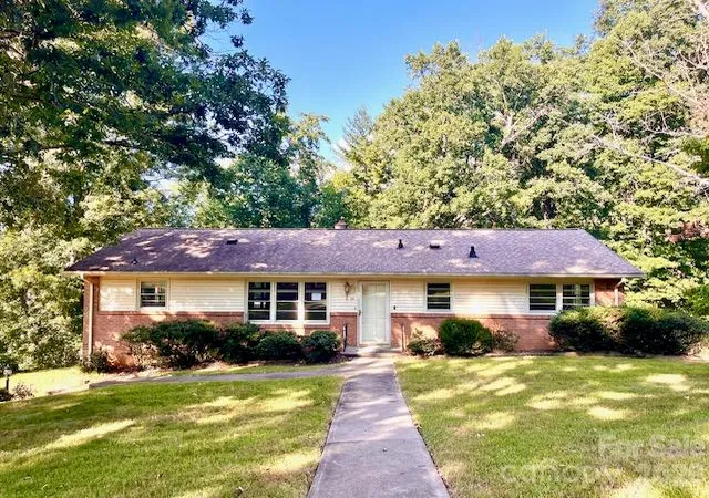 Single family home for sale at 14 Valle Vista Dr, Asheville, NC 28804 | MLS# 4399451