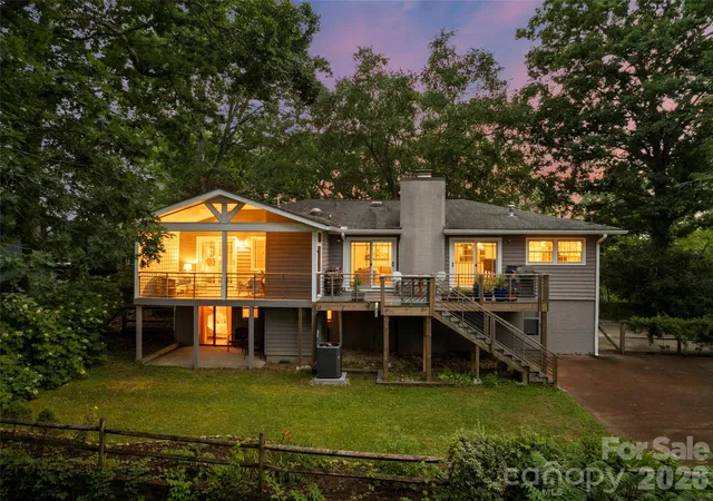 Photo 3 of Single family home for sale at 528 N Griffing Blvd, Asheville, NC 28804 | MLS# 4399452 | Listing updated on 2026-09-02