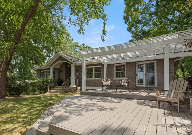 Photo 4 of Single family home for sale at 528 N Griffing Blvd, Asheville, NC 28804 | MLS# 4399452 | Listing updated on 2026-09-02