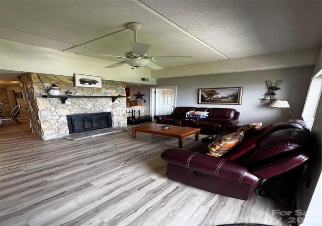 Photo 4 of Condo for sale at 303 Sugar Top Dr #2813, Sugar Mountain, NC 28604 | MLS# 4399461 | Listing updated on 2026-09-04