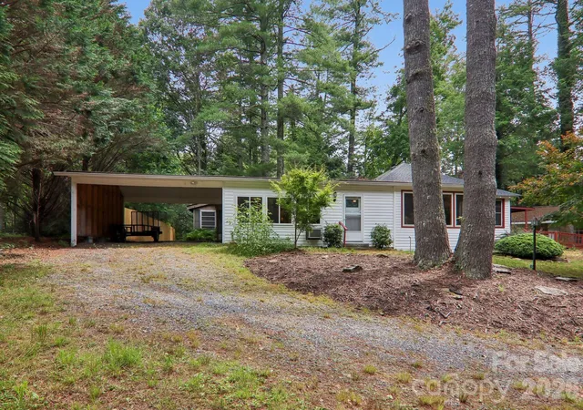 Homes for sale in Cedar Mountain, NC | 61 Bo Diddly Ln, Cedar Mountain, NC 28718 | MLS# 4399464