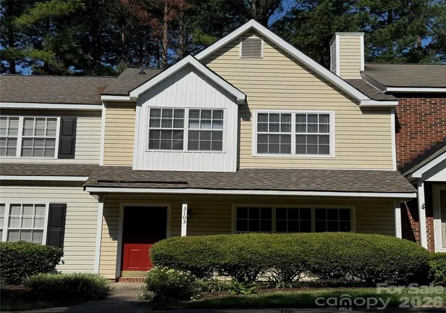 Homes for sale in Charlotte, NC | 3103 Summercroft Ln, Charlotte, NC 28269 | MLS# 4399477