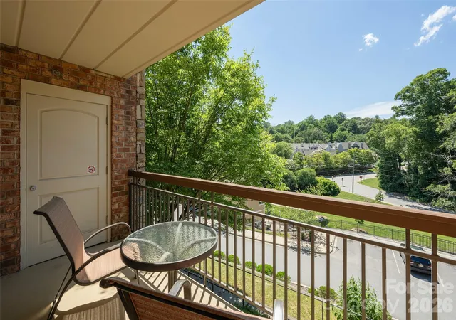 image of 208 Bowling Park Rd, Asheville, NC 28803