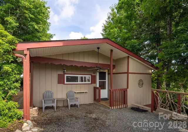 Photo 2 of Single family home for sale at 335 Snowshoe Loop, Newland, NC 28657 | MLS# 4399483 | Listing updated on 2026-07-14