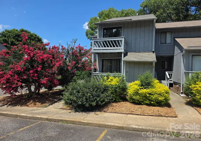 Homes for sale in Gastonia, NC | 100 Willow Run Dr #22, Gastonia, NC 28056 | MLS# 4399513