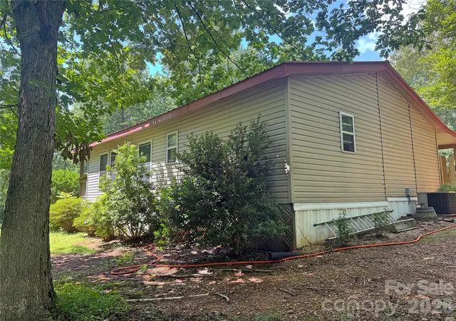 Homes for sale in Nebo, NC | 173 Croom Hollow Dr, Nebo, NC 28761 | MLS# 4399515