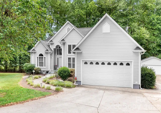 3rd image of 135 Pinecroft Ct, Troutman, NC 28166 | MLS# 4399522