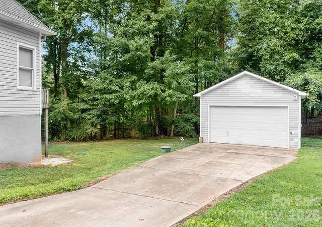 5th image of 135 Pinecroft Ct, Troutman, NC 28166 | MLS# 4399522