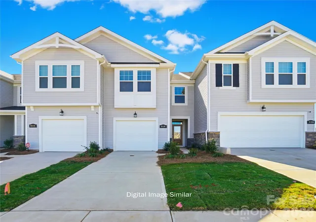 Photo 1 of Sale Pending at 5208 Wyes Oak Ln, Charlotte, NC 28269 | MLS# 4399545 | Listing updated on 2026-07-08