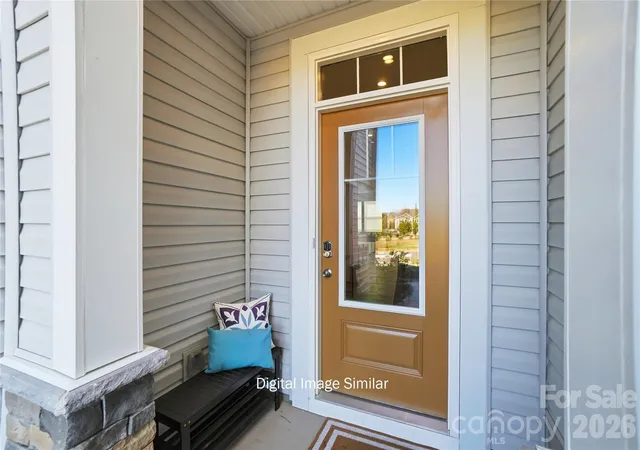 Photo 2 of Sale Pending at 5208 Wyes Oak Ln, Charlotte, NC 28269 | MLS# 4399545 | Listing updated on 2026-07-08