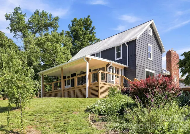 Homes for sale in Asheville, NC | 2252 Riceville Rd, Asheville, NC 28805 | MLS# 4399563