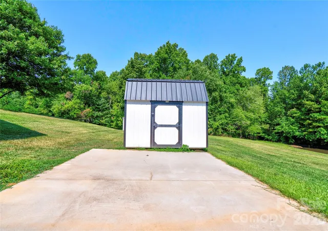 47th image of 3010 Eaker Dr, Cherryville, NC 28021 | MLS# 4399577