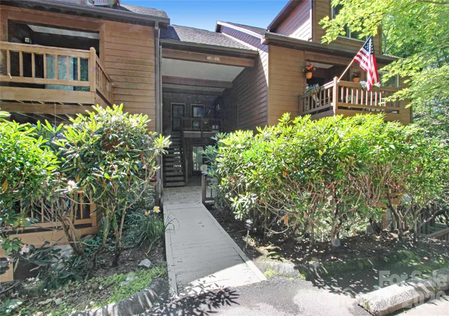 Homes for sale in Lake Toxaway, NC | 105 Toxaway Views Dr #405, Lake Toxaway, NC 28747 | MLS# 4399587
