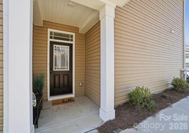 Photo 2 of Townhouse for sale at 5204 Wyes Oak Ln, Charlotte, NC 28269 | MLS# 4399595 | Listing updated on 2026-08-30