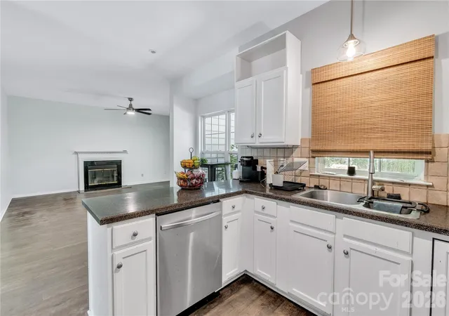 image of 9423 Willow Tree Ln, Charlotte, NC 28277 | MLS# 4399596