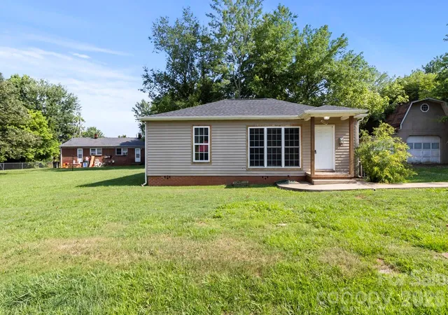 Homes for sale in Lincolnton, NC | 2224 Catawba Hts, Lincolnton, NC 28092 | MLS# 4399603